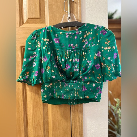 Urban Outfitters Small Green Multi Floral Crop blouse - Picture 2 of 5